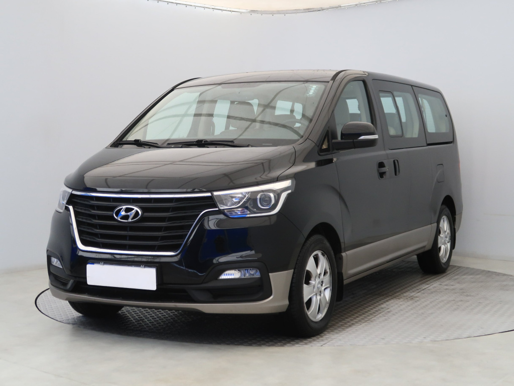 Hyundai H-1 Tour