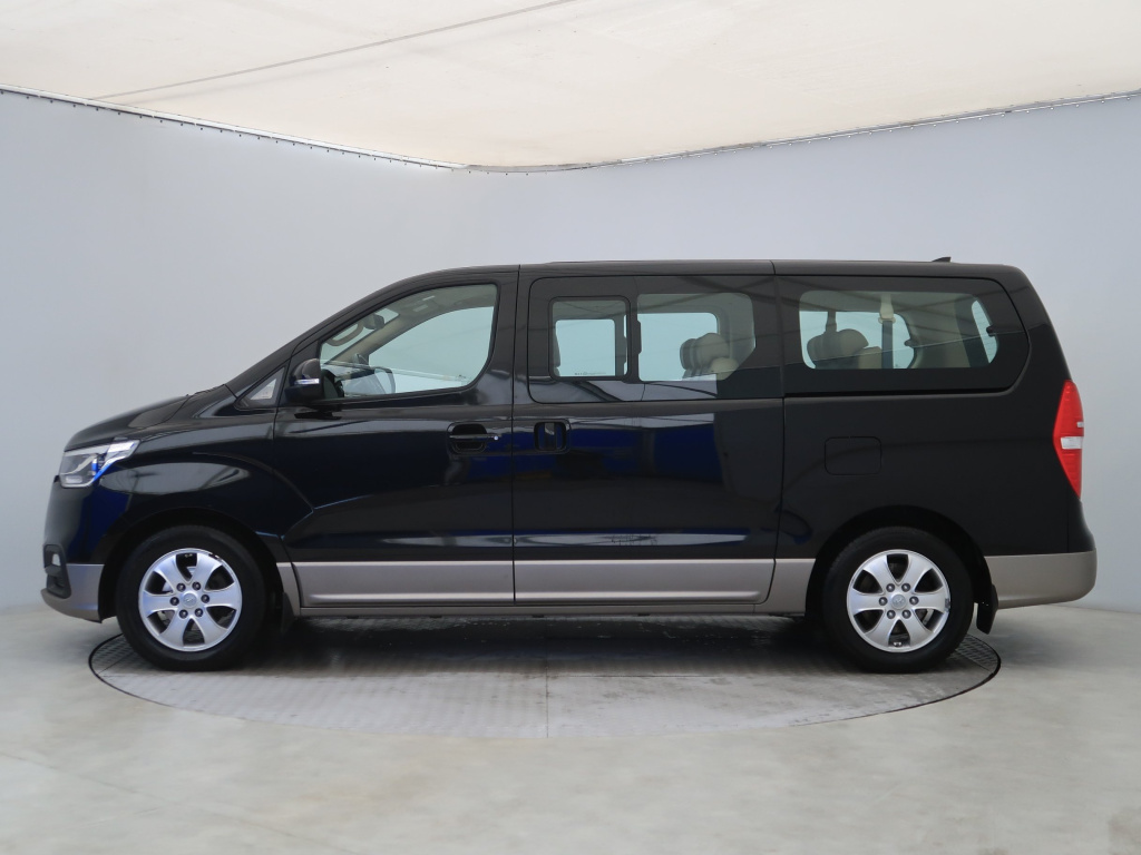 Hyundai H-1 Tour