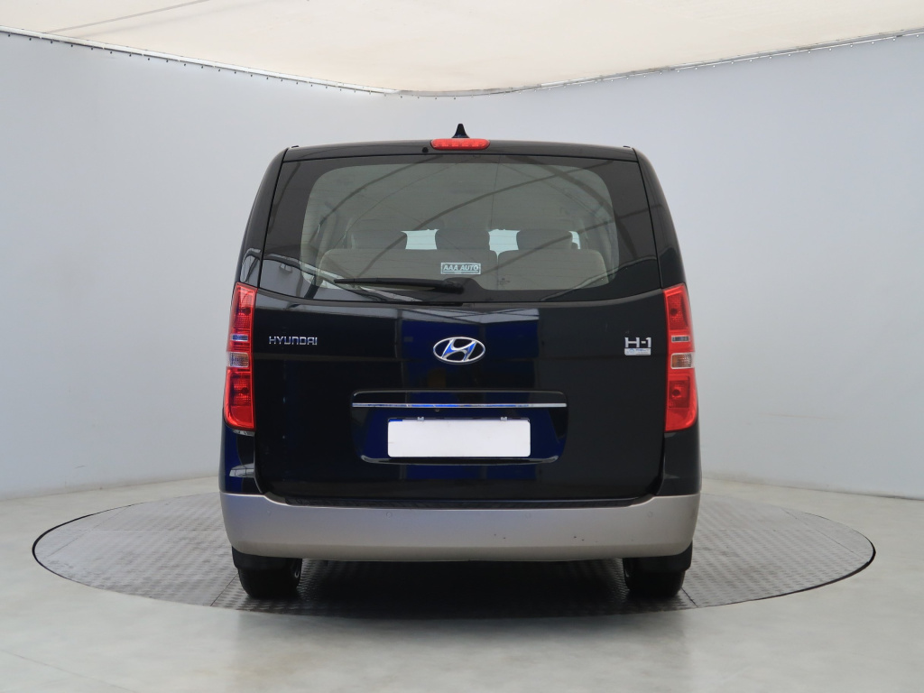 Hyundai H-1 Tour