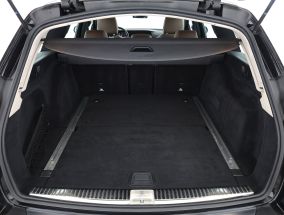 Mercedes-Benz E - 2019