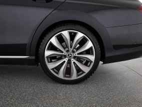 Mercedes-Benz E - 2019