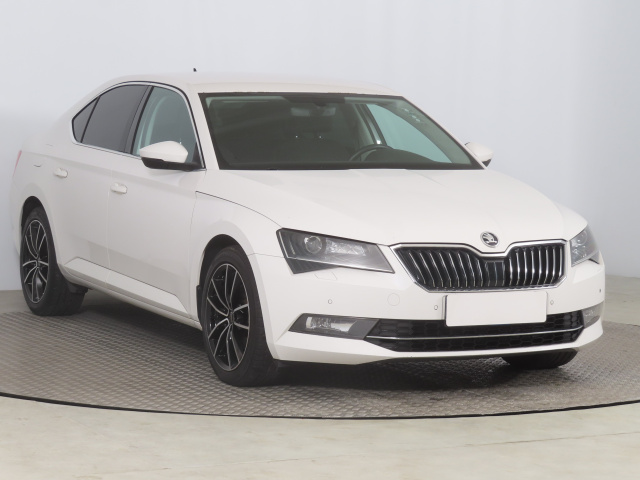 Škoda Superb 2016