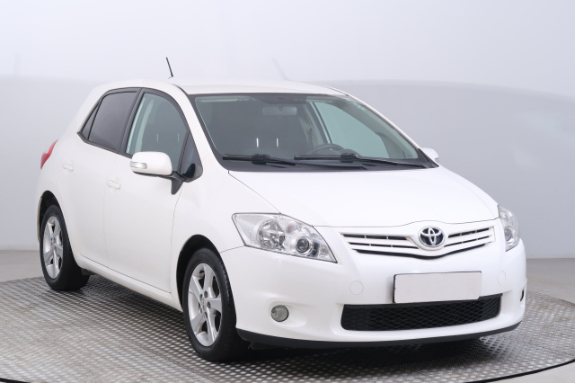 Toyota Auris 2011