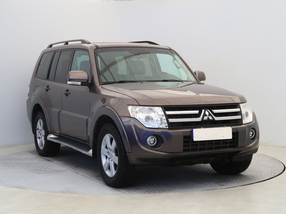 Mitsubishi Pajero - 2014