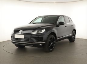 Volkswagen Touareg - 2015