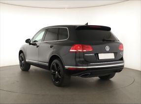 Volkswagen Touareg - 2015