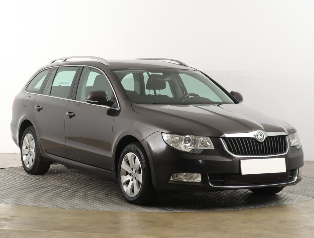 Škoda Superb 2011