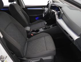 Volkswagen Golf - 2022