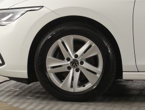 Volkswagen Golf - 2022