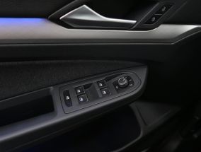 Volkswagen Golf - 2022