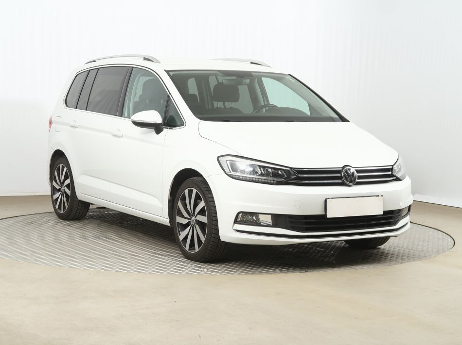 Volkswagen Touran - 2015