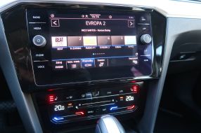 Volkswagen Passat - 2022