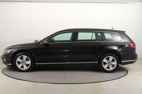 Volkswagen Passat - 2022