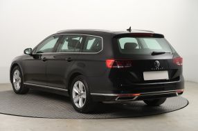 Volkswagen Passat - 2022