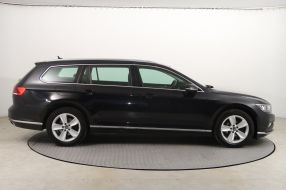 Volkswagen Passat - 2022
