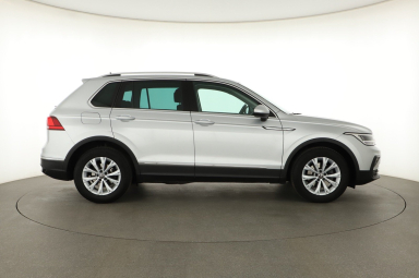 Volkswagen Tiguan - 2022