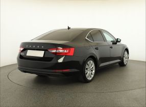Škoda Superb - 2023