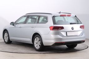 Volkswagen Passat - 2021