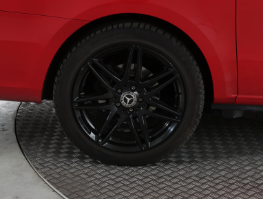 Mercedes-Benz V - 2021