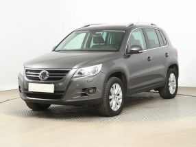 Volkswagen Tiguan - 2011