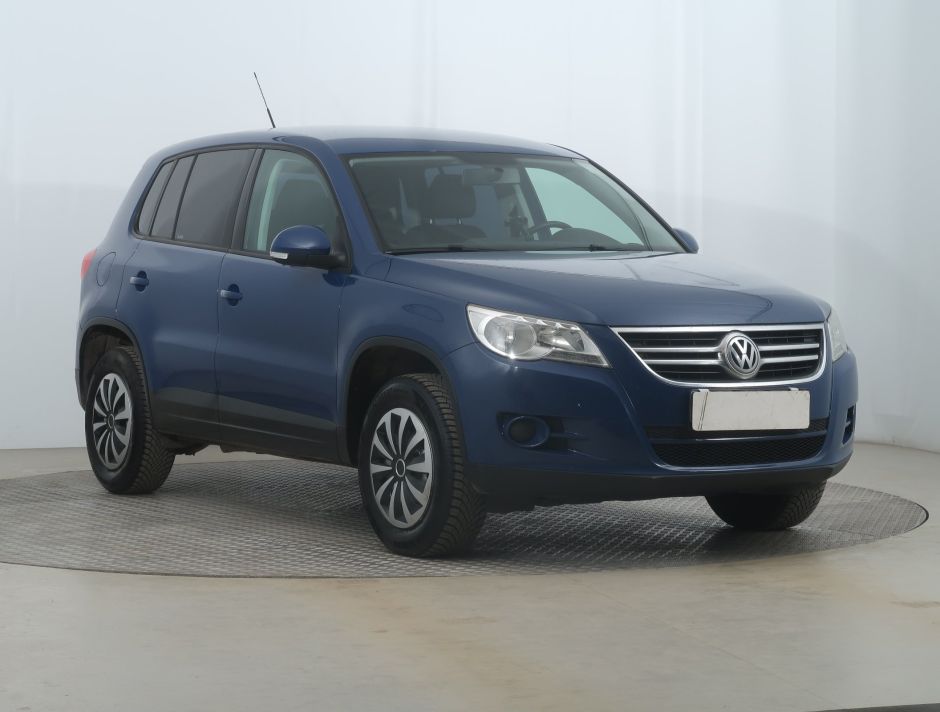 Volkswagen Tiguan - 2011