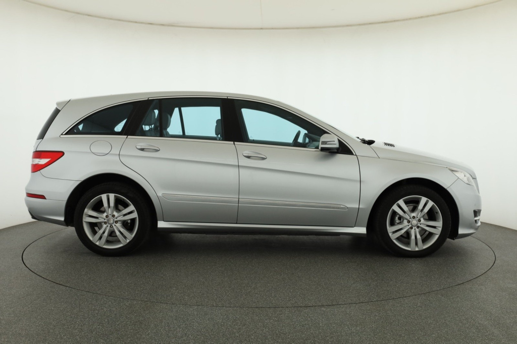 Mercedes-Benz R