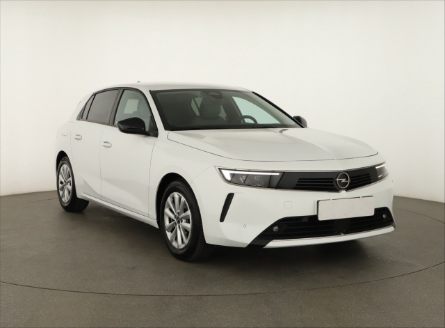 Opel Astra 2024