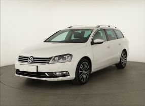 Volkswagen Passat - 2011
