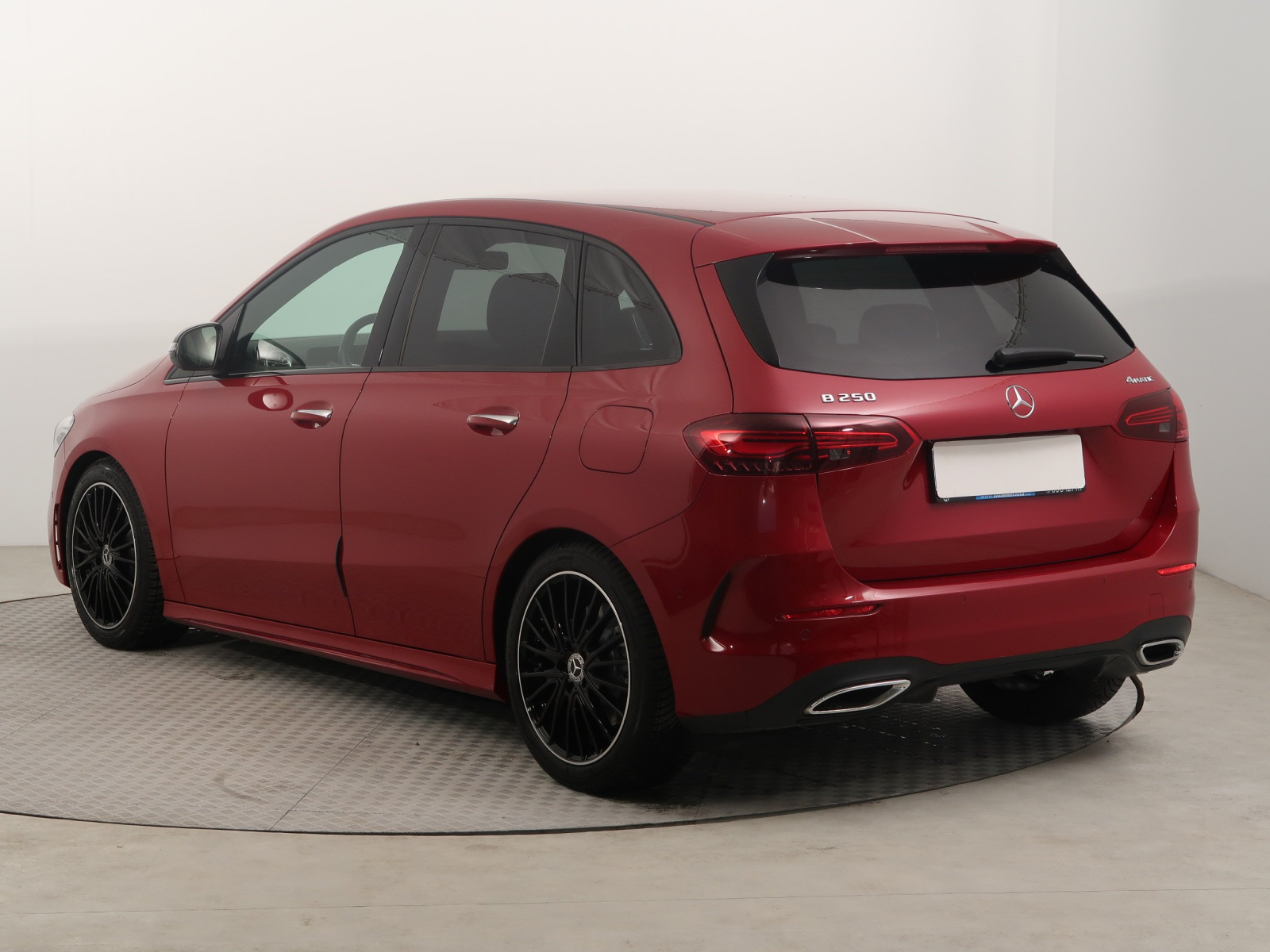 Mercedes-Benz B - 2024