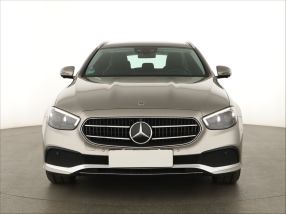 Mercedes-Benz E - 2021