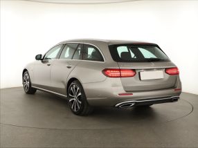 Mercedes-Benz E - 2021