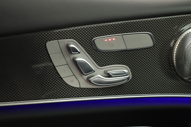 Mercedes-Benz E - 2021