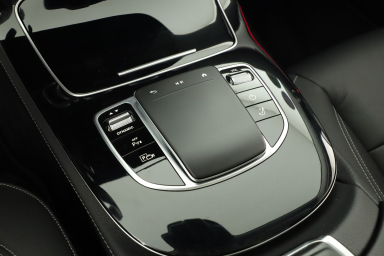 Mercedes-Benz E - 2021