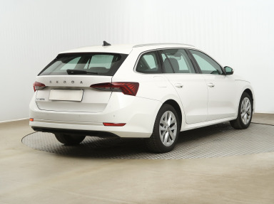 Škoda Octavia - 2023