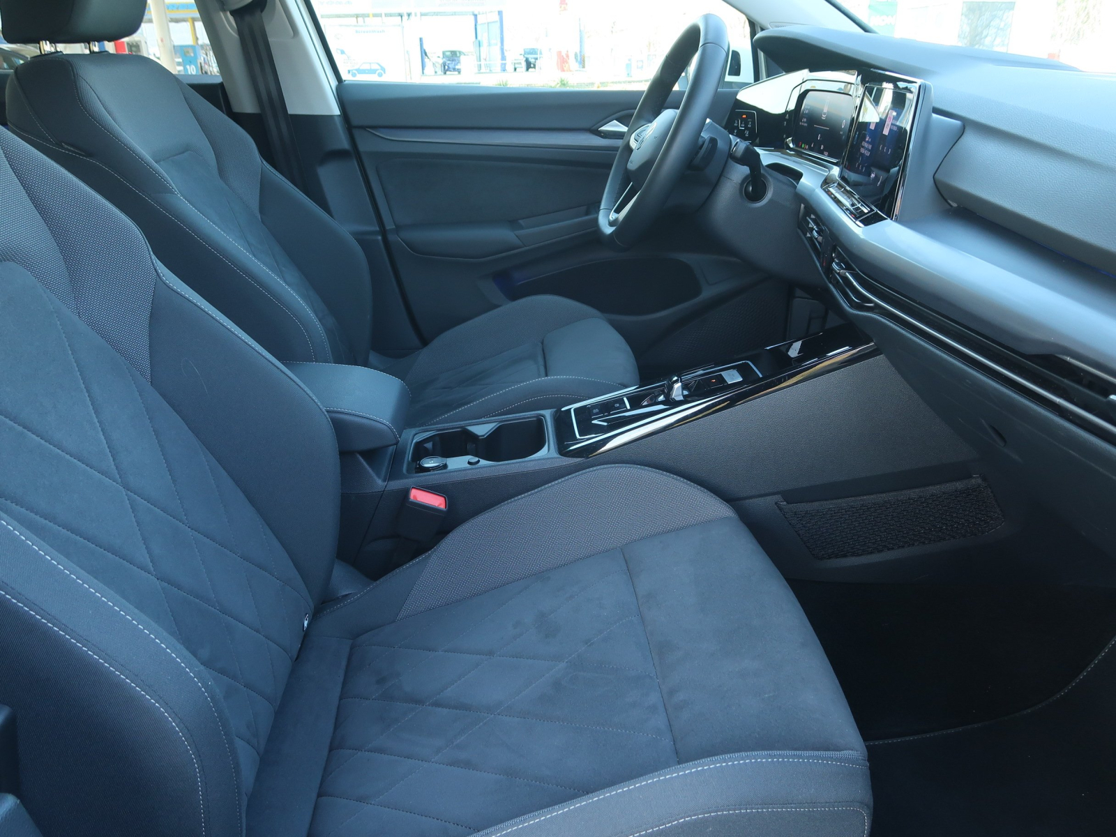 Volkswagen Golf - 2024