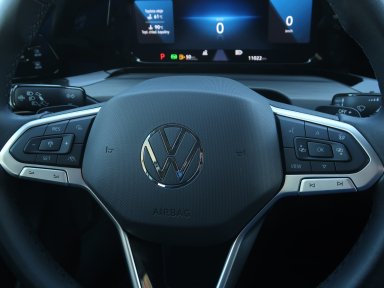 Volkswagen Golf - 2024