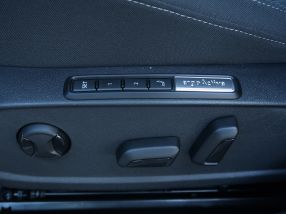Volkswagen Golf - 2024