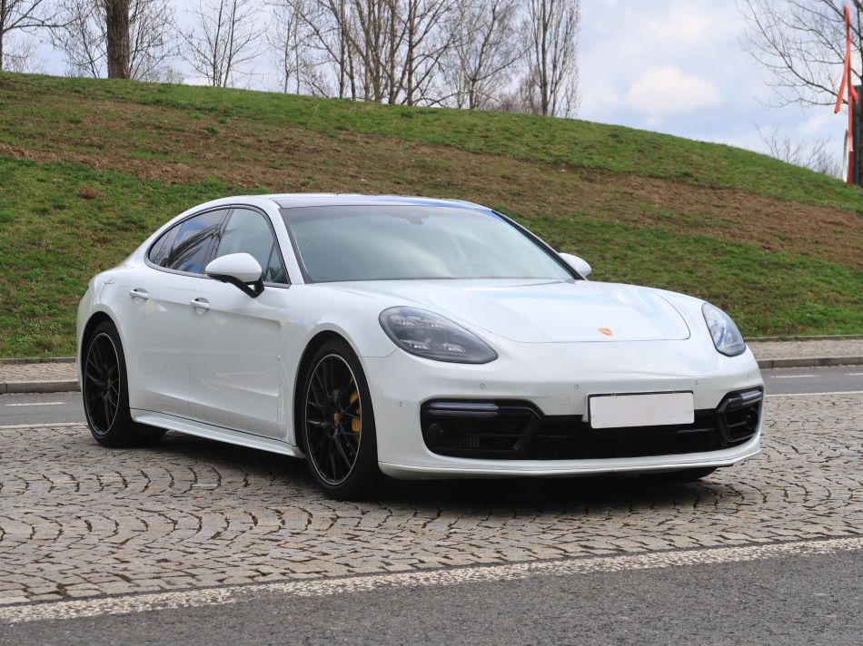 Porsche Panamera - 2017