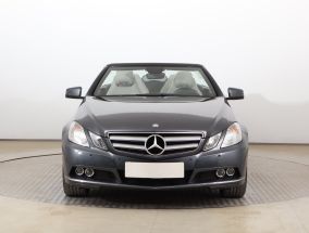 Mercedes-Benz E - 2010