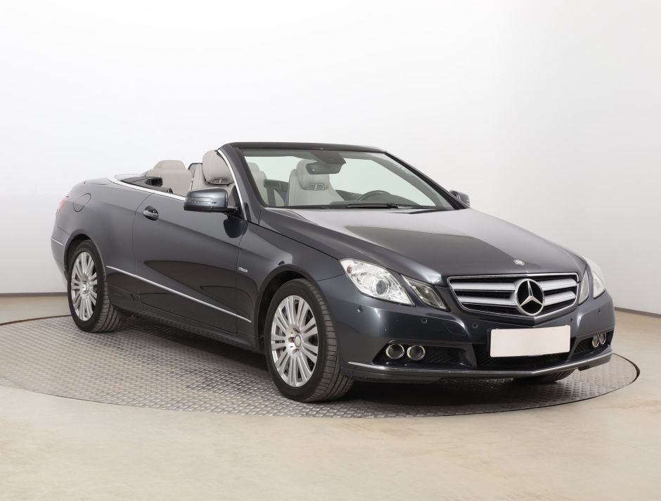 Mercedes-Benz E - 2010
