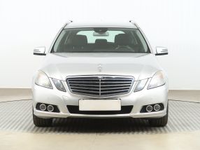 Mercedes-Benz E - 2010