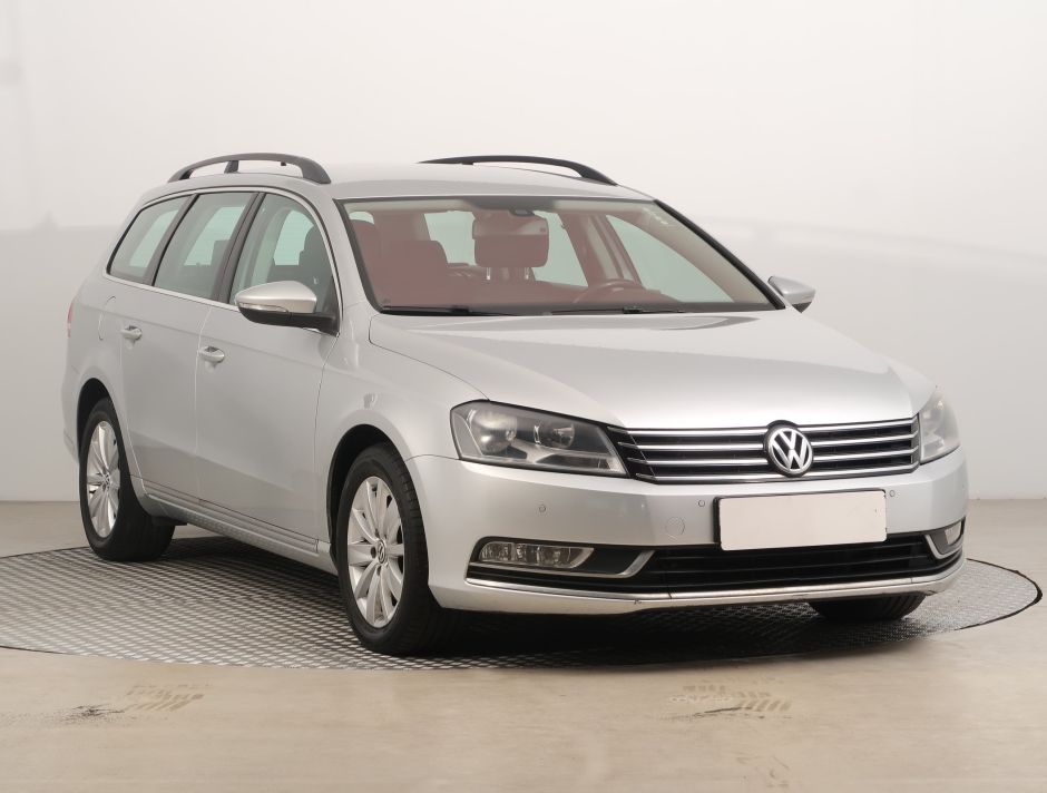 Volkswagen Passat - 2011