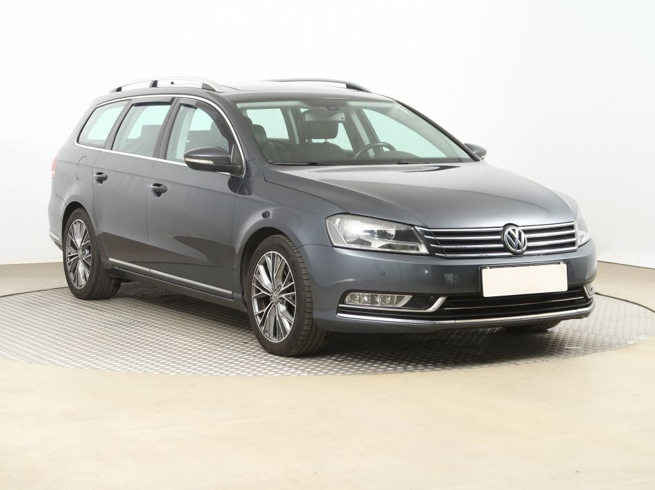 Volkswagen Passat - 2011