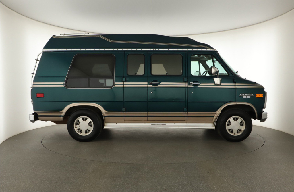 Chevrolet Chevy Van G20