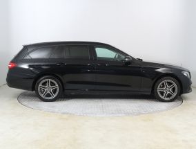 Mercedes-Benz E - 2017