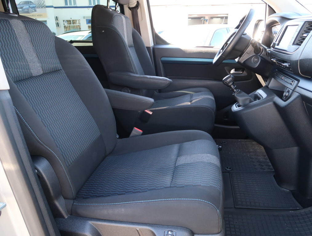 Peugeot Traveller