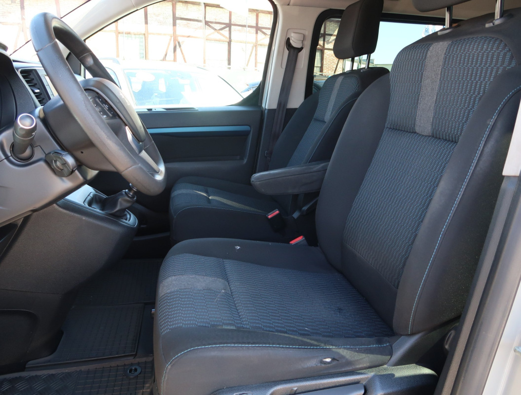 Peugeot Traveller