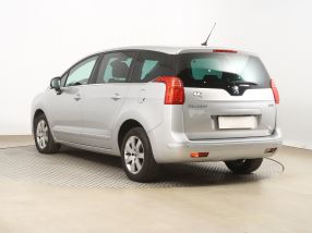 Peugeot 5008 - 2012
