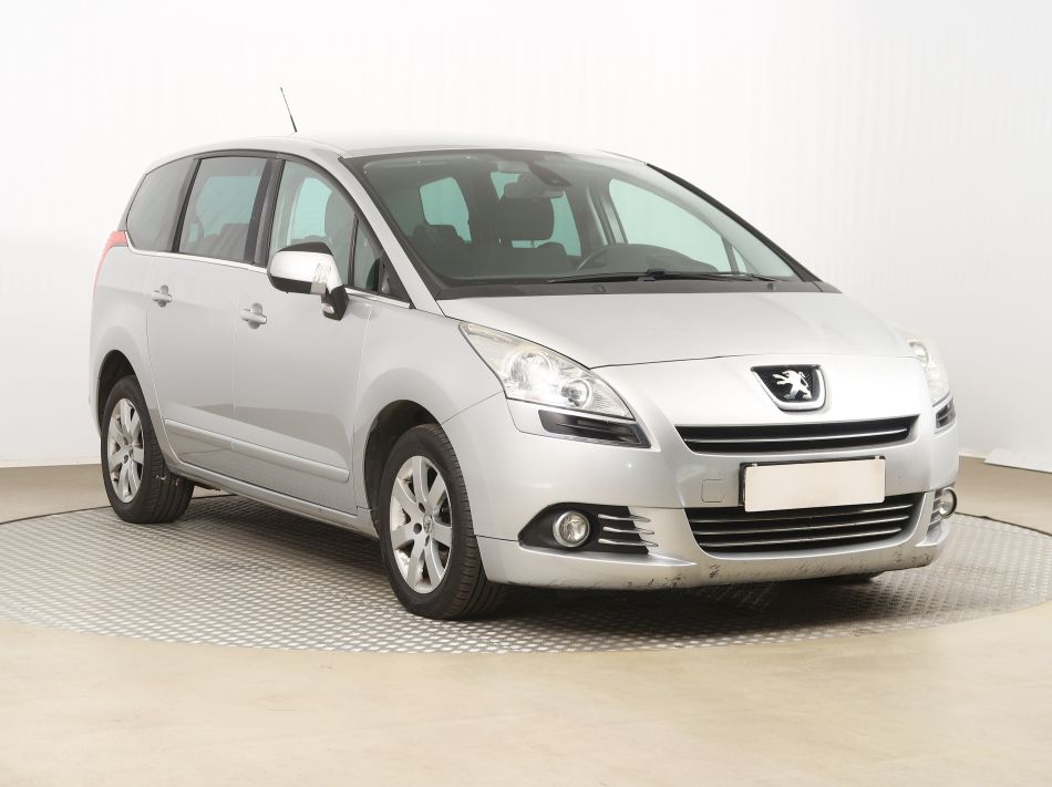 Peugeot 5008 - 2012