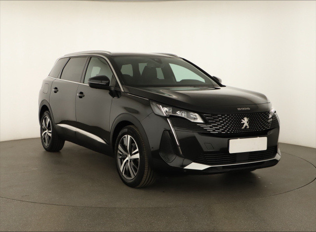 Peugeot 5008 2021